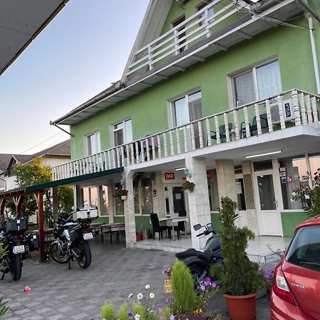 Pensiunea Simina Caransebeş Esterno foto